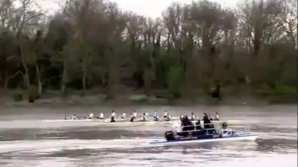 Závod osmiveslic na Temži