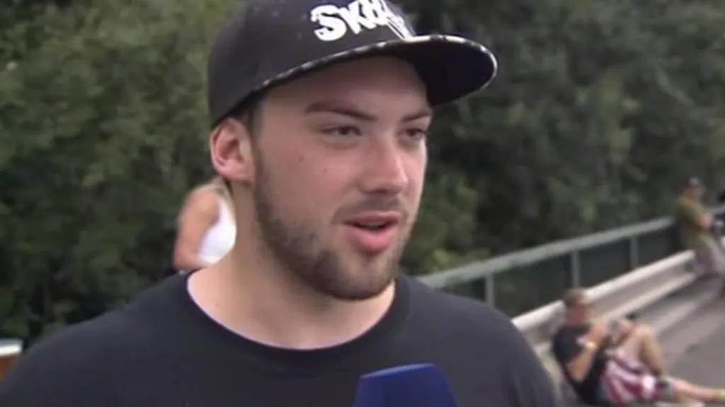 Novým mistrem světa se mezi slalomáři na skateboardu stal McLaren