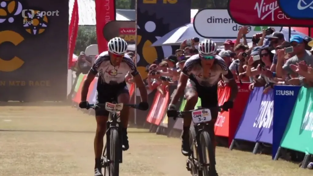 Kulhavý a Sauser se drží na druhém místě pořadí Cape Epic