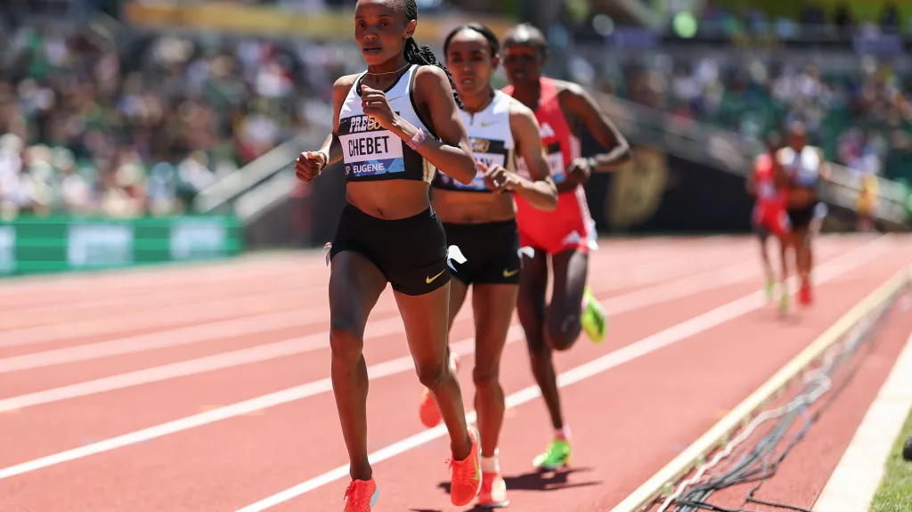 Beatrice Chebetová při své rekordní pětce