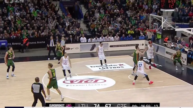 Basketbalisté prohráli v kvalifikaci ME v Litvě 89:97