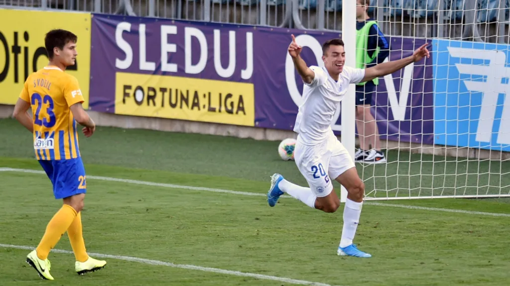 Petar Musa z Liberce se raduje z gólu v Opavě