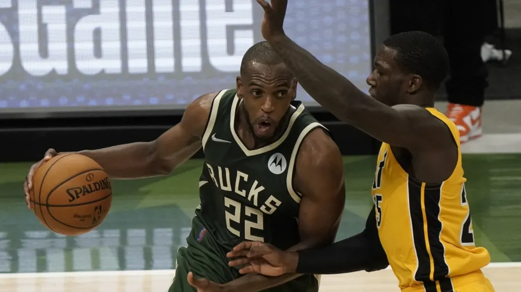 Khris Middleton rozhodl zápas s Miami
