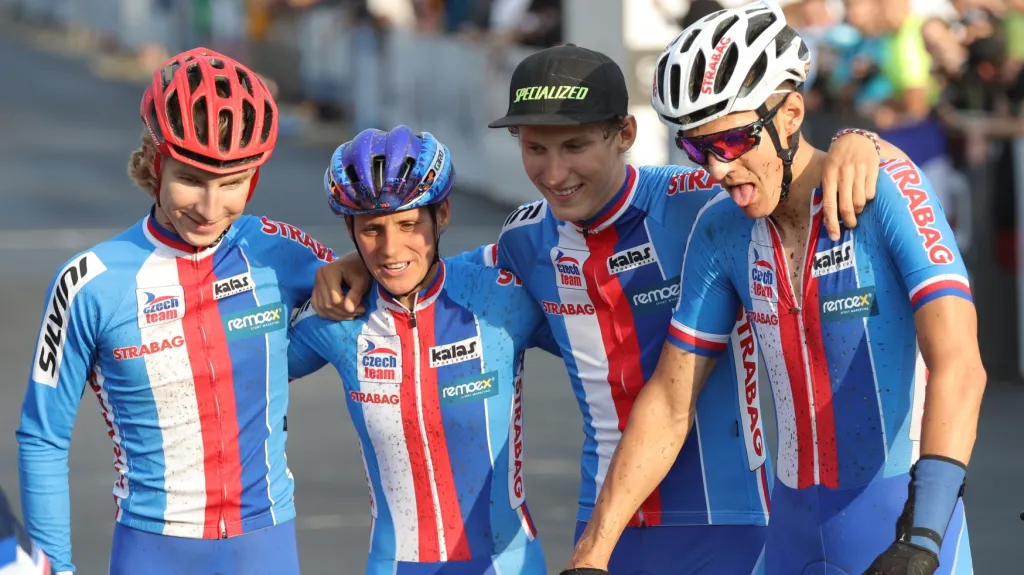 Stříbrná česká štafeta na MS na horských kolech