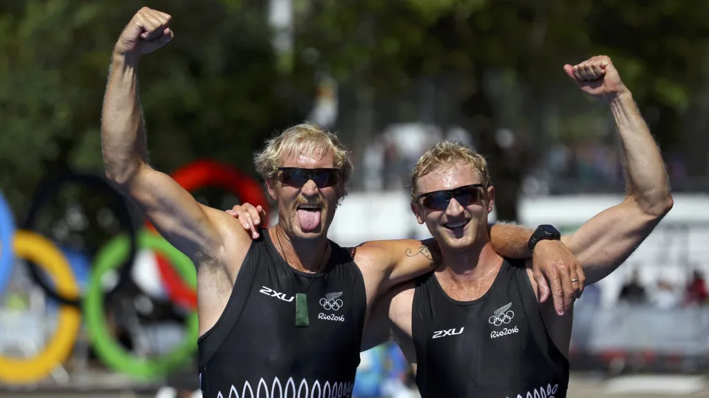 Eric Murray a Hamish Bond slaví další olympijský triumf