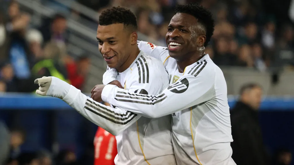 Kylian Mbappé a Vinícius Júnior