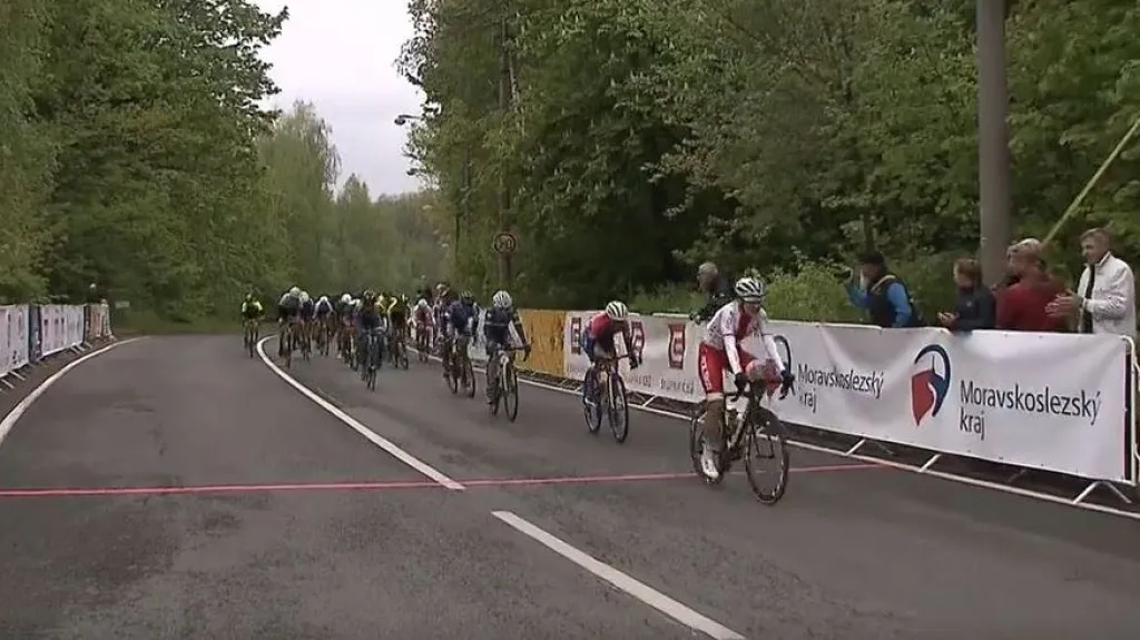 V čele silničního závodu Gracia Orlová je Novolodská