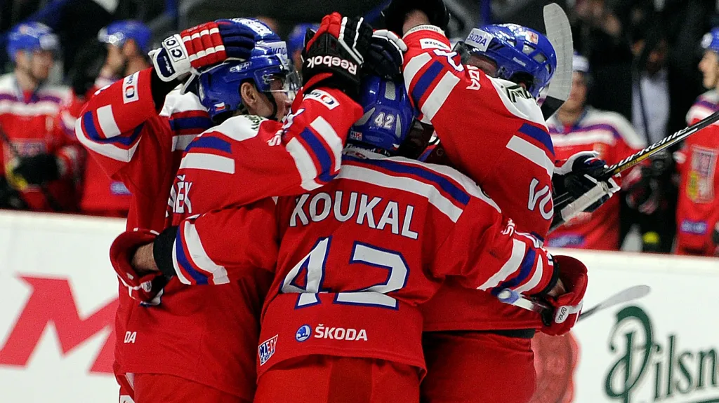 Slavící čeští hokejisté