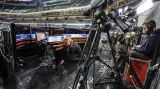 Studio a zázemí ČT v O2 areně před MS v hokeji