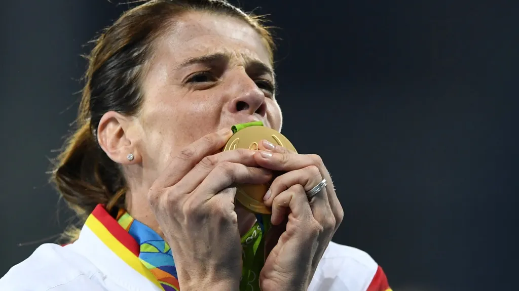 Radost zlaté výškařky Ruth Beitiaové