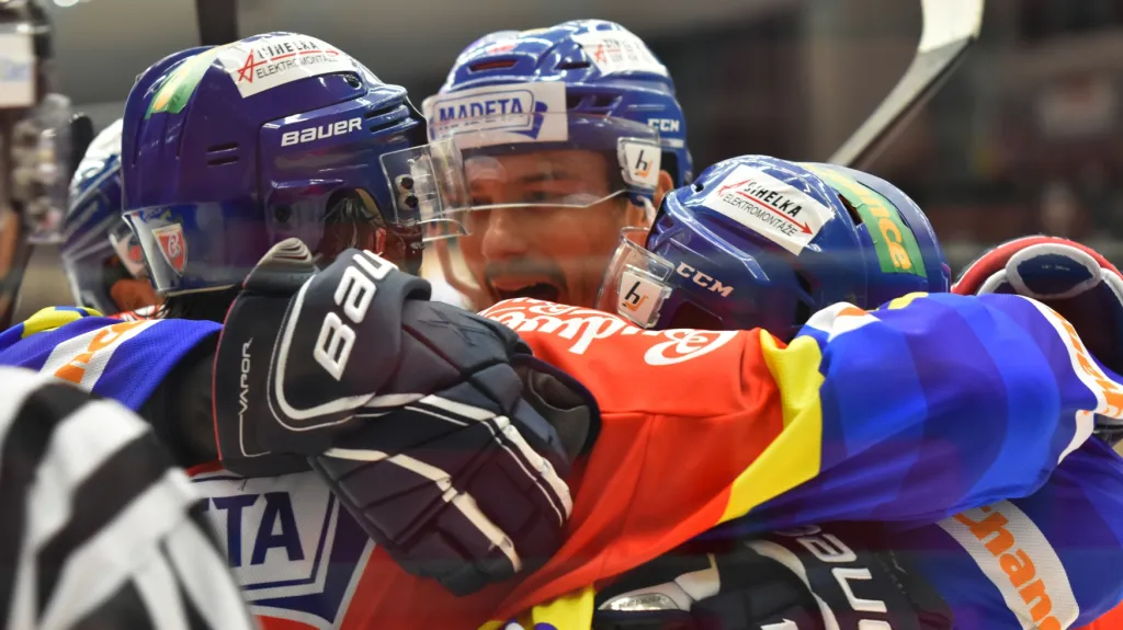 Radující se hokejisté Českých Budějovic