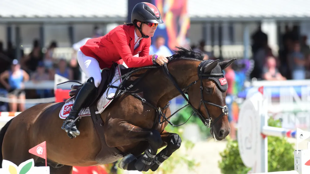 Jörne Spreheová s koněm Stakkis's Jumper, vítězná německá dvojice hlavního závodu Grand Prix Olomouc