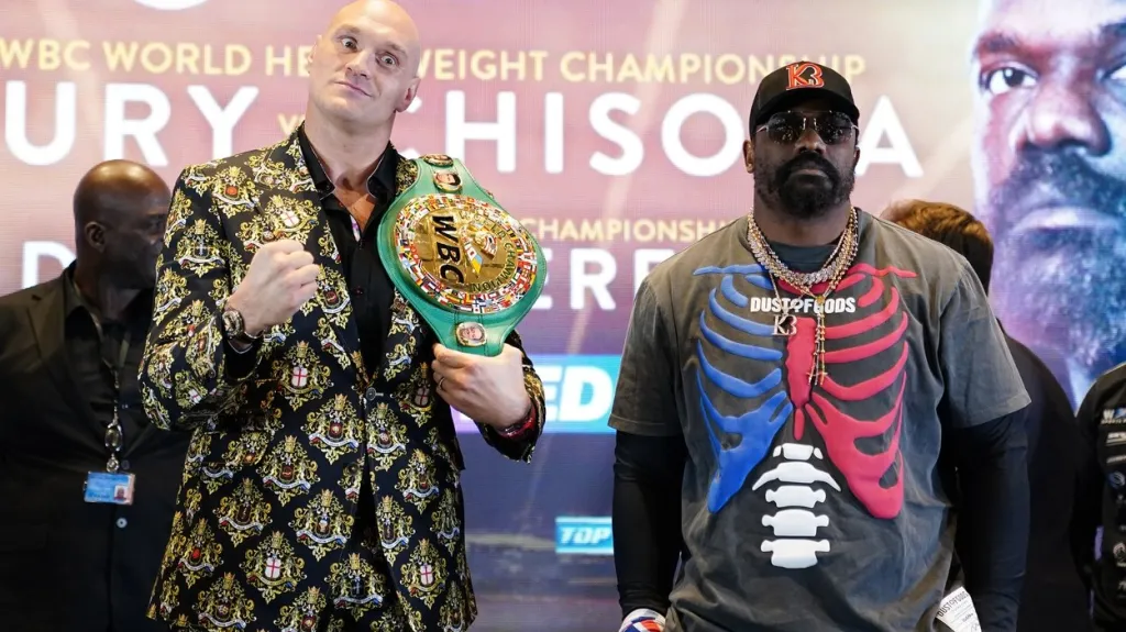 Tyson Fury a Derek Chisora na předzápasové tiskovce