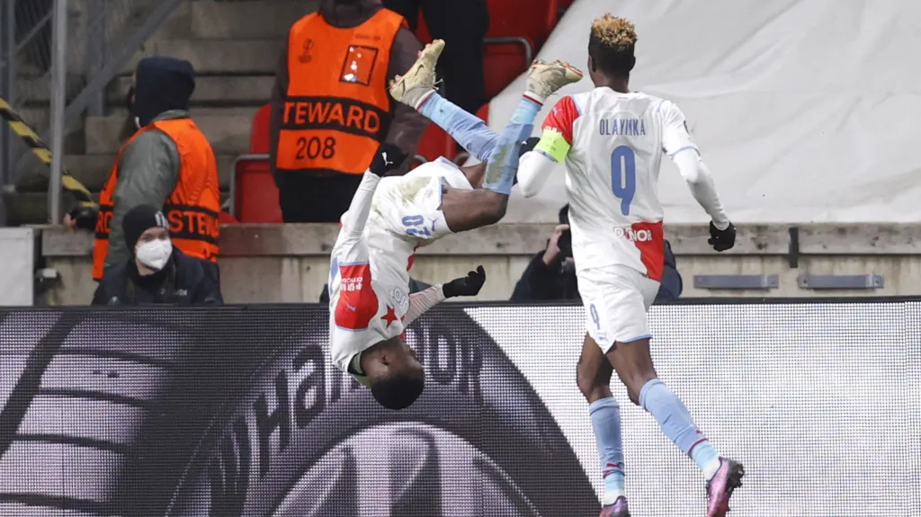 Slavící Yira Sor ze Slavie