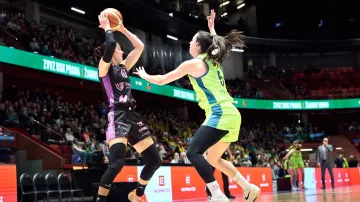 Utkání basketbalistek USK a Žabin sledovala rekordní návštěva