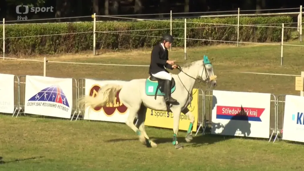 Českým juniorům útok na medaili na MS zhatil parkur. Ve smíšených štafetách byli třináctí