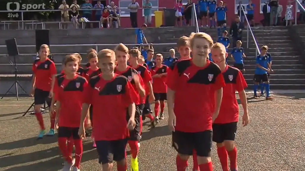Mladým fotbalistům v nové akademii v Brně popřál štěstí Poborský