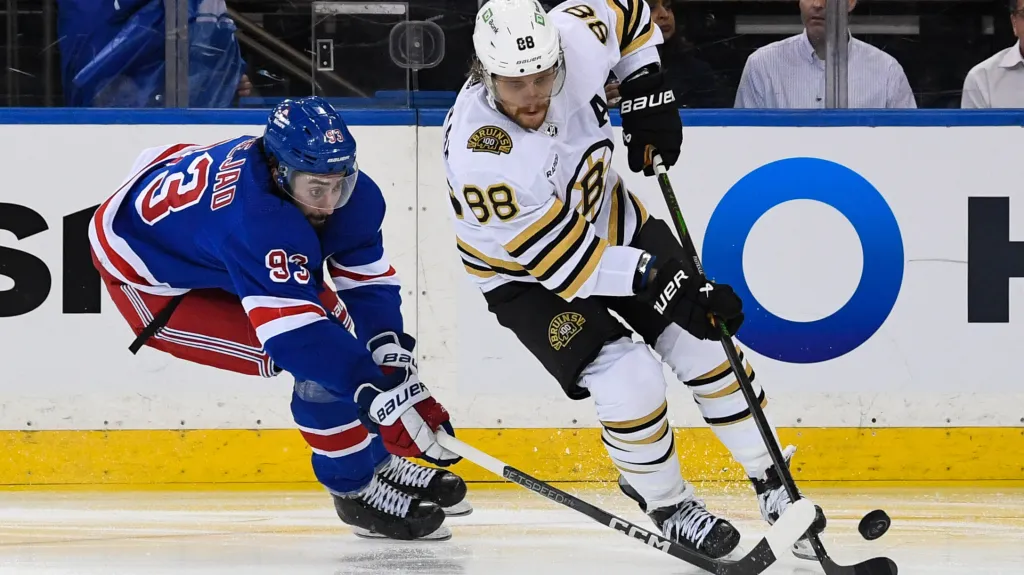 David Pastrňák z Bostonu v utkání proti New Yorku Rangers