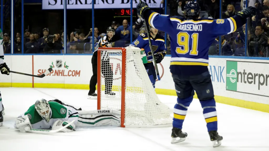 Vladimir Tarasenko ze St. Louis rozhoduje zápas proti Dallasu