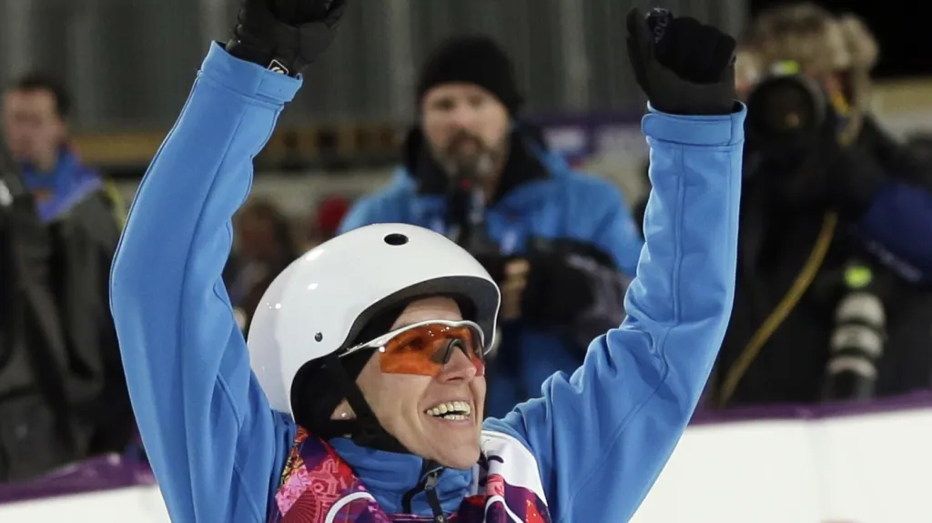 Akrobatická skokanka Alla Cuperová z Běloruska 