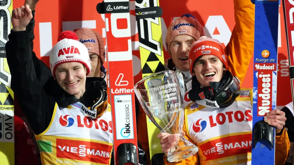 Slavící němečtí skokané na lyžích