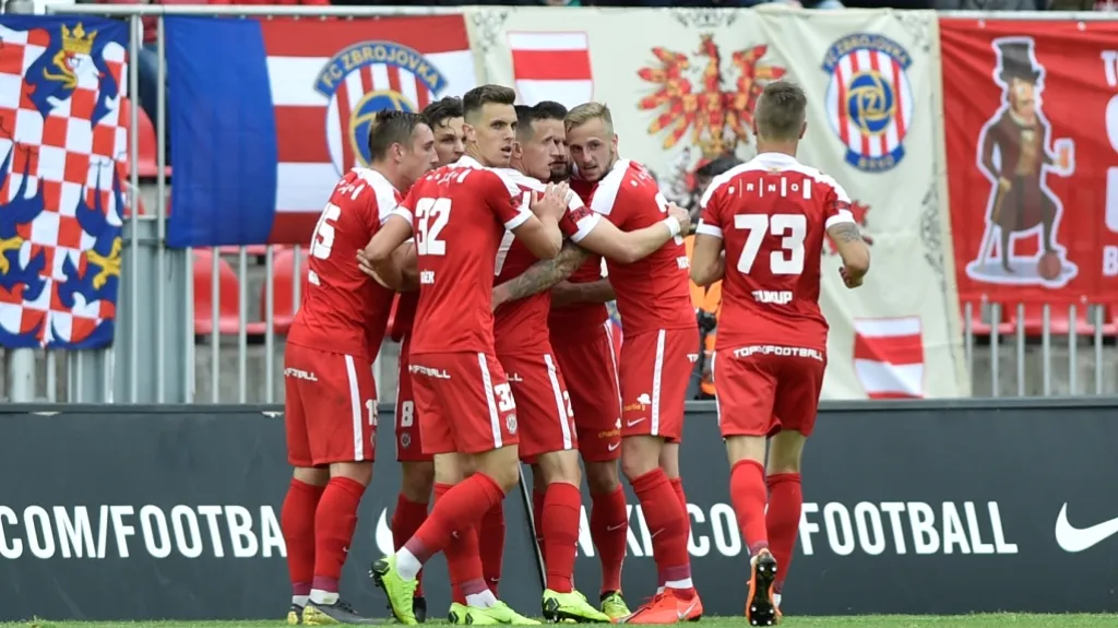 Fotbalisté Zbrojovky Brno se radují