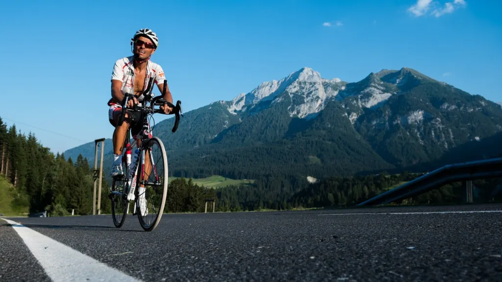 Sváťa Božák během cyklistického ultramaratonu Race Around Austria Extreme