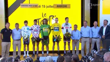 Závodníci uctili minutou ticha oběti útoku v Nice