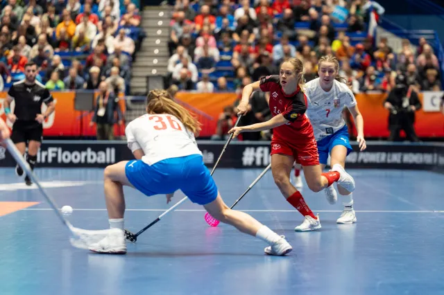 Zlatá pohádka se nekoná, florbalistky podlehly Švýcarsku