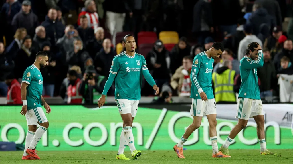 Zklamaní fotbalisté Liverpoolu