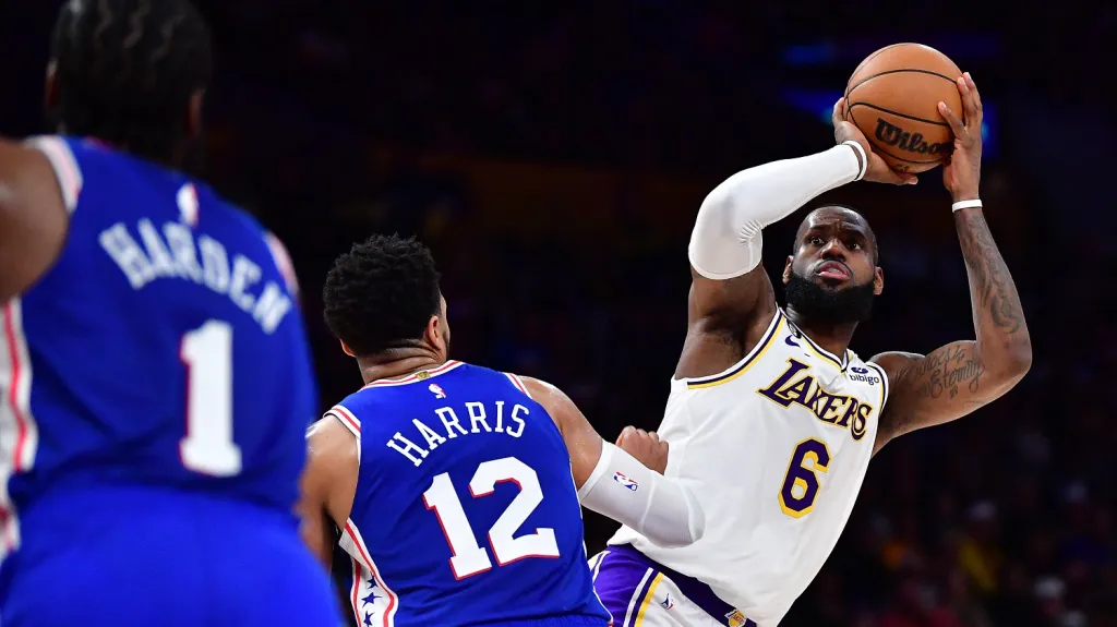 LeBron James v utkání s Philadelphií