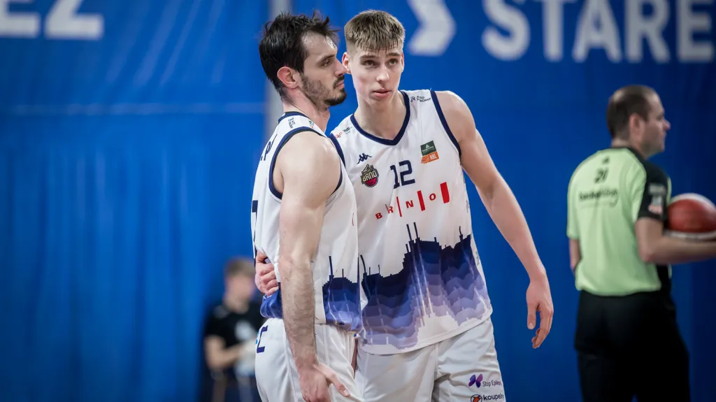 Viktor Pulpán a Petr Křivánek z Basketu Brno