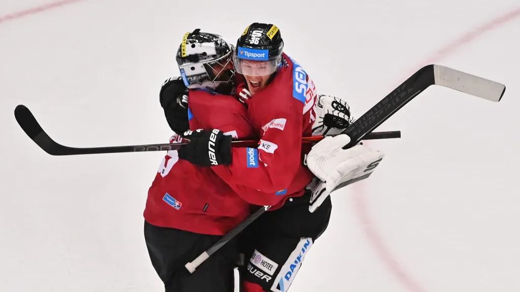 Jakub Kovář a Jakub Krejčík se radují z výhry v Třinci