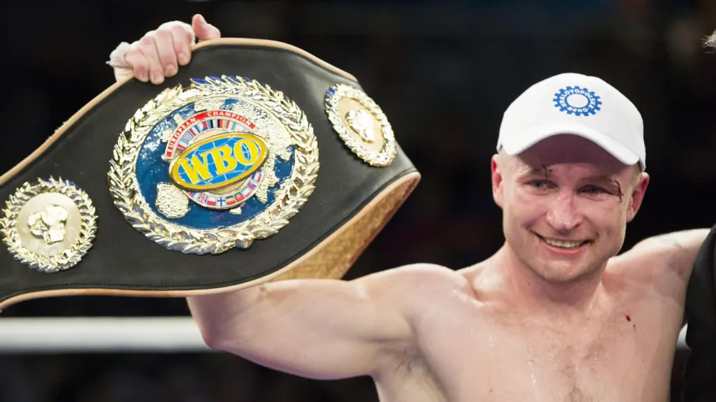 Konečný s pásem pro mistra Evropy organizace WBO