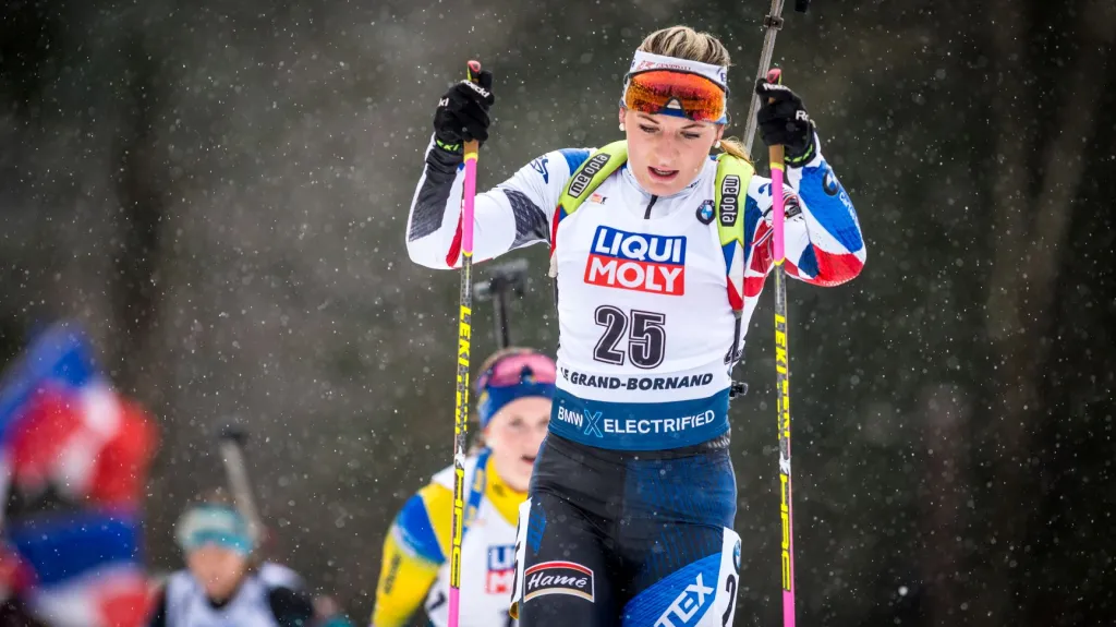 Lucie Charvátová se statečně prala na trati v Le Grand Bornand