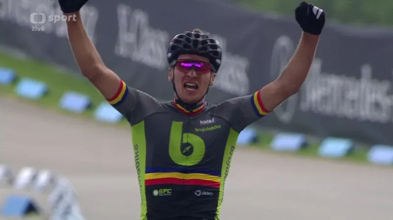 Finiš závodu mužů do 23 let a ohlasy Dascalu