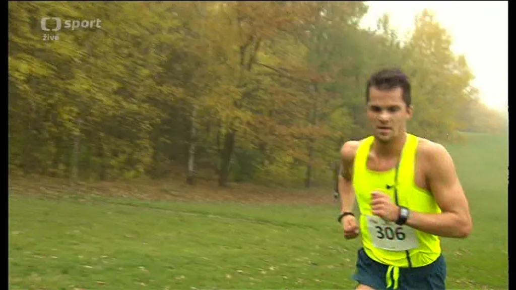 Půlkař Holuša mezi motolskými jamkami na pódium nedosáhl