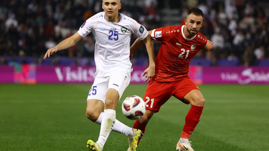 Abdukodir Chusanov (25) v dresu Uzbekistánu