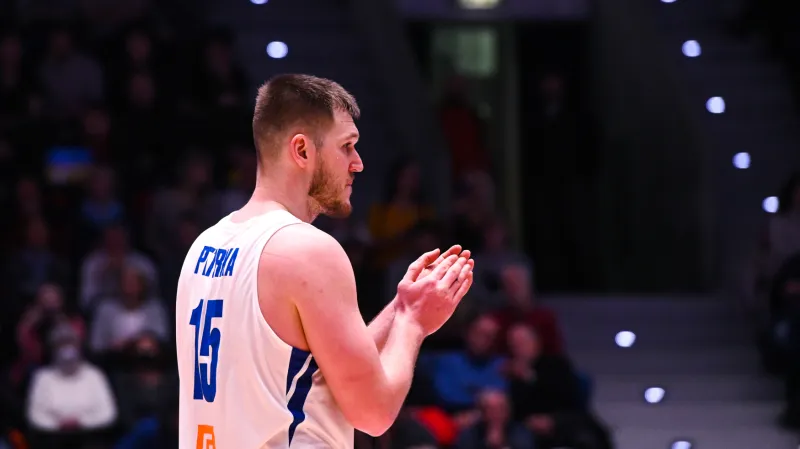 Čeští basketbalisté zdolali Bulharsko díky Peterkově trojce v závěru