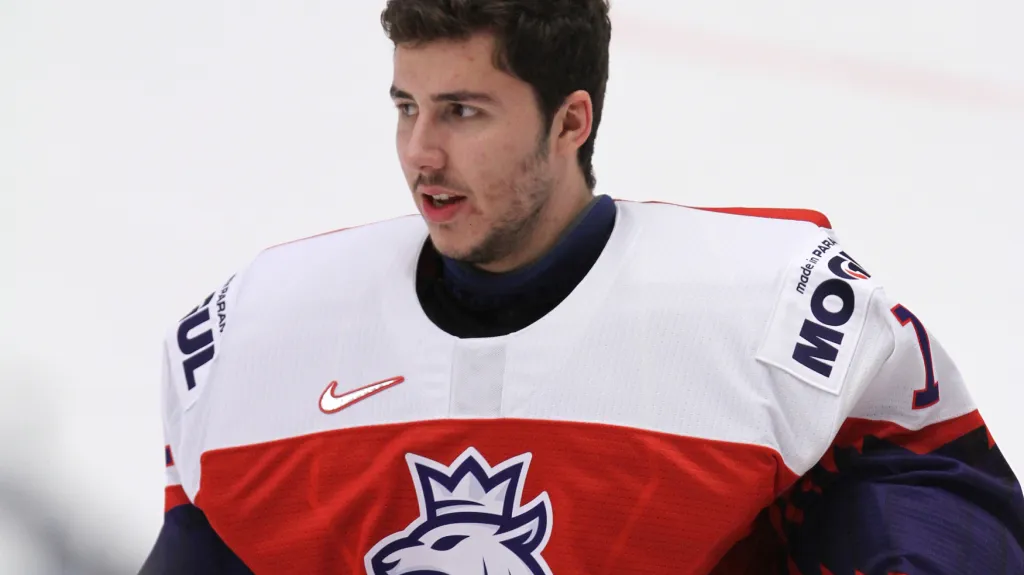 Brankář Lukáš Pařík na MS juniorů v Ostravě