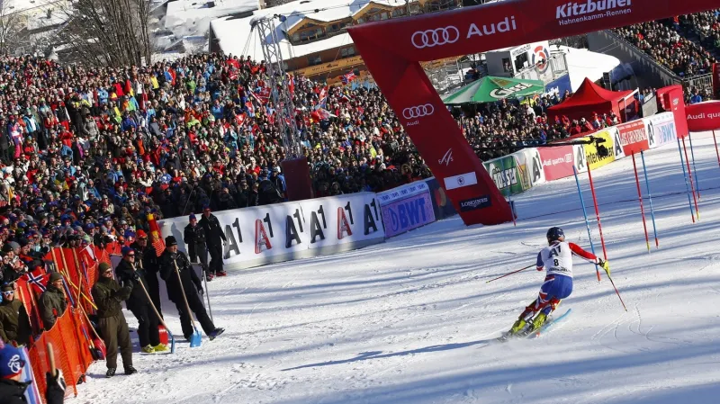 Ve slalomu v Kitzbühelu dominoval Hirscher