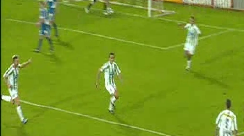 Hráči Bohemians po vstřeleném gólu