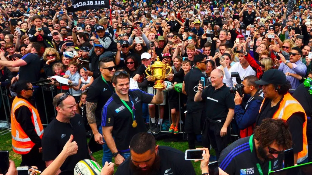 Hráči Nového Zélandu slaví zisk titulu mistrů světa