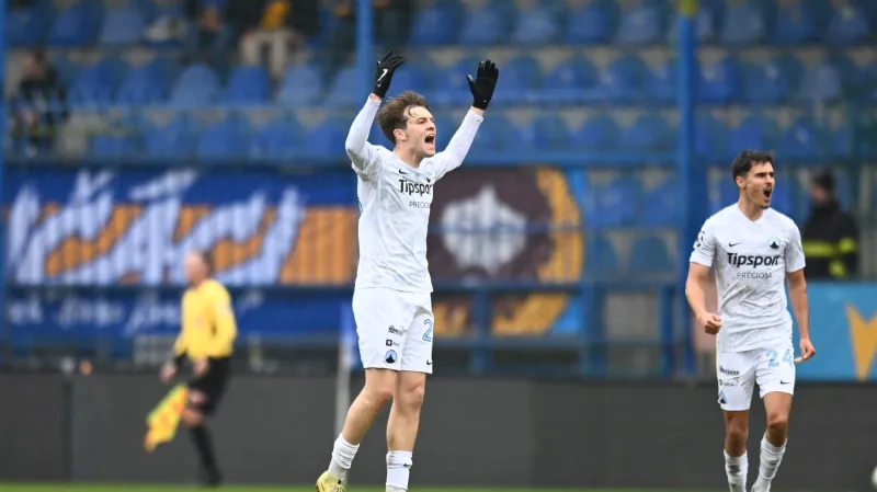 Daniel Rus se těší z gólu