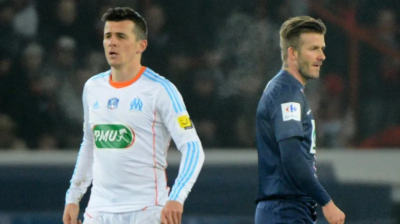 Beckham se svým strážcem Joeyem Bartonem