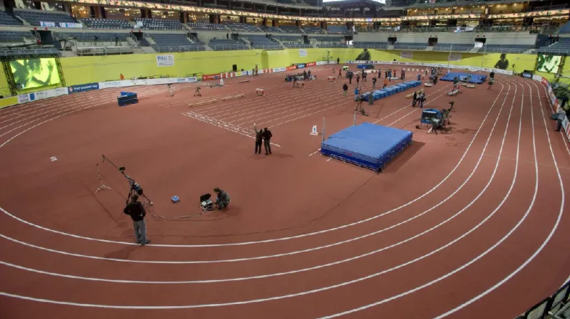 Přípravy mítinku Praha Indoor 2014 v O2 areně