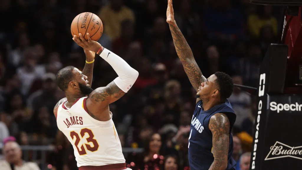 LeBron James v utkání proti Memphisu