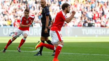 Švýcar Admir Mehmedi se raduje ze vstřelené branky