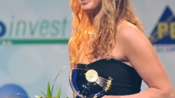 Petra Kvitová s trofejí pro nejlepší tenistku