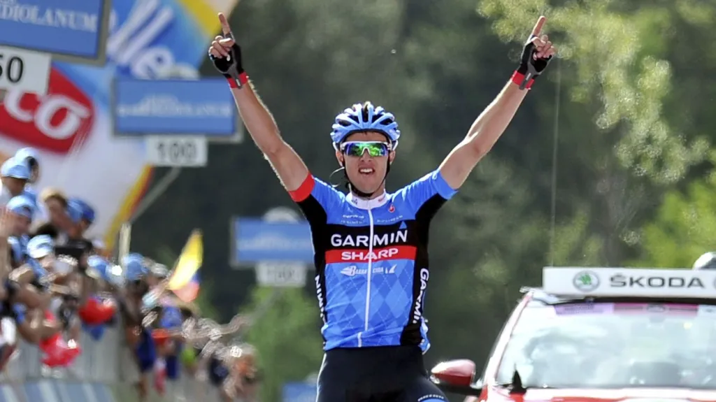 Cíl jedenácté etapy a slavící Litevec Ramunas Navardauskas